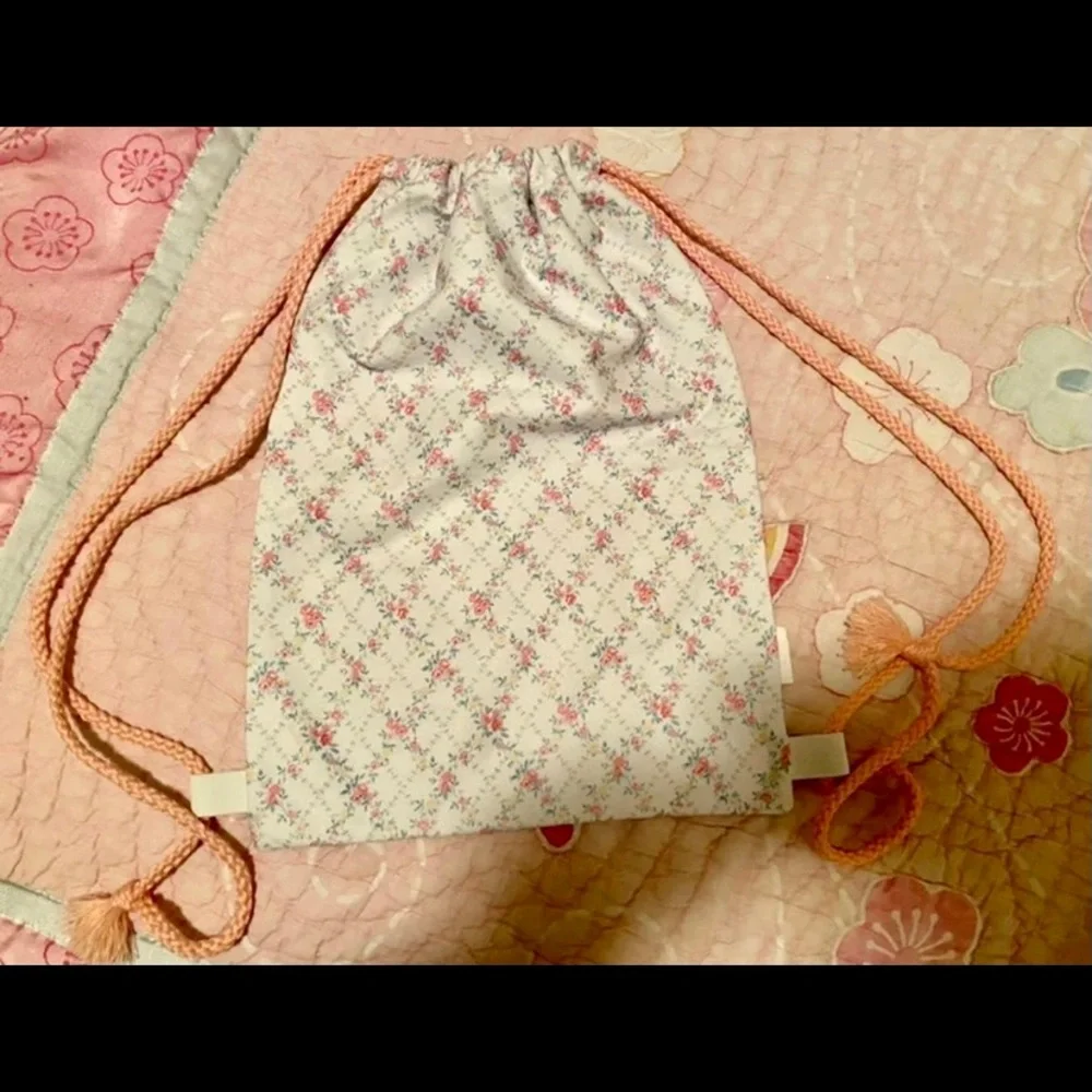 Loveshack Fancy Drawstring Bag Backpak - Picture 5 of 6
